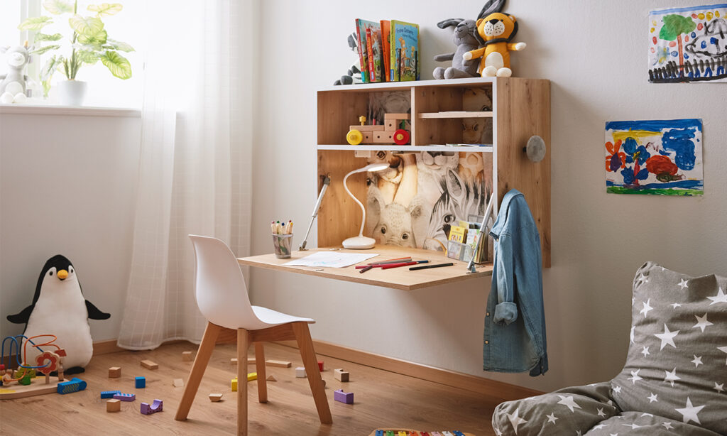 Schreibtisch für Kinder selber gestalten