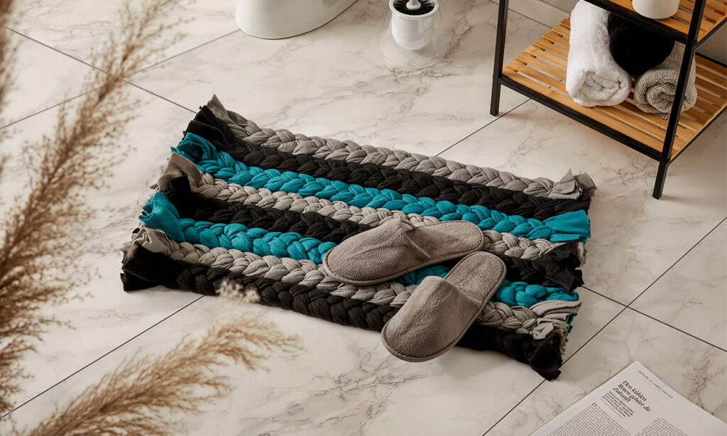 Badematte aus Fleecedecken selber machen