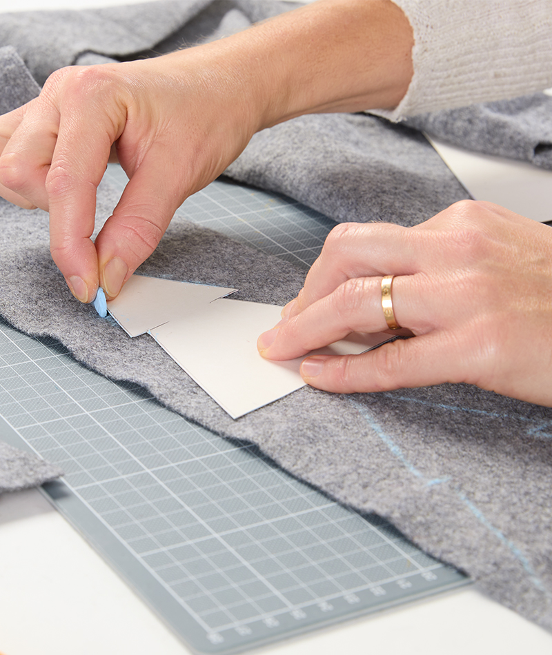 Auf den Stoff übertragen und ausschneiden