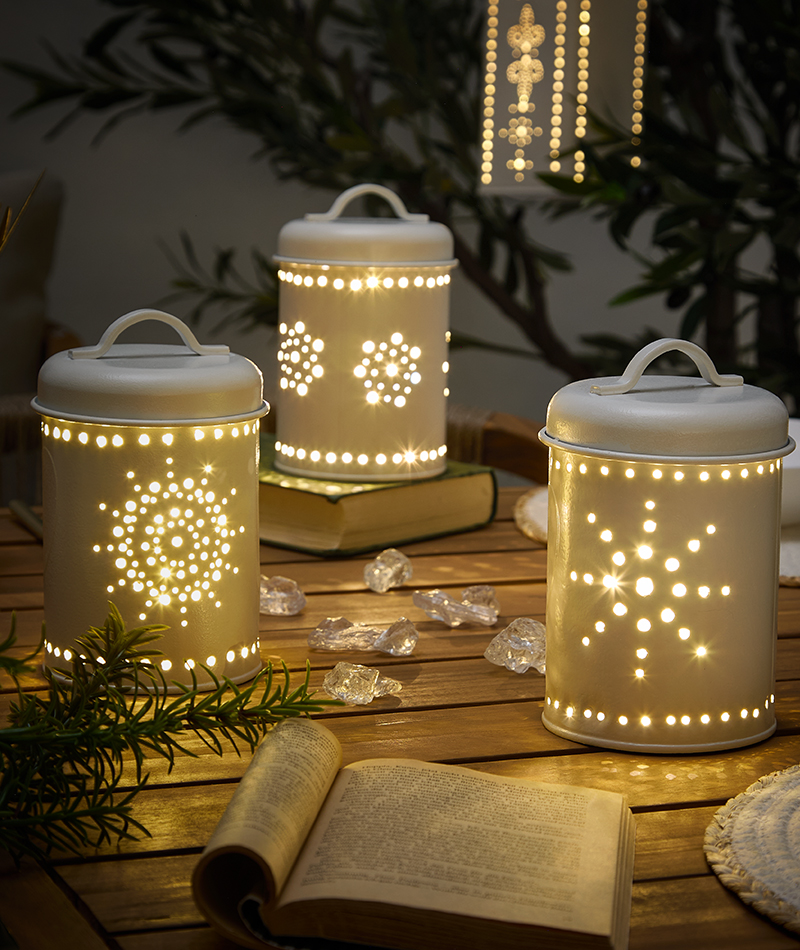 Windlicht aus Dosen DIY