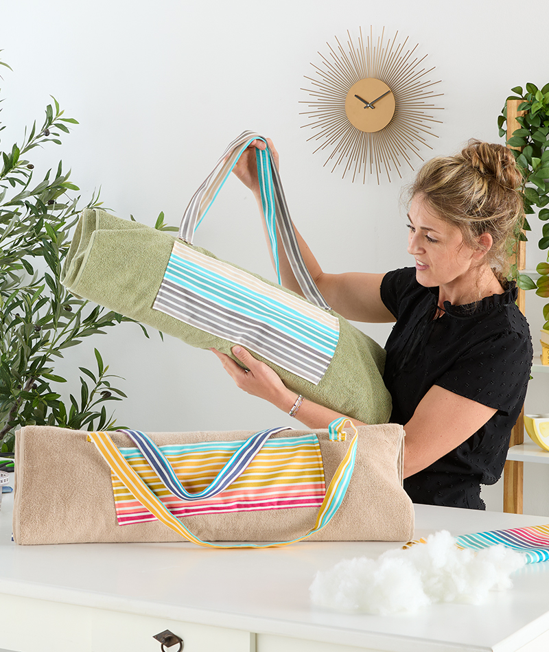 Fertig ist die Strandtasche mit Kissen
