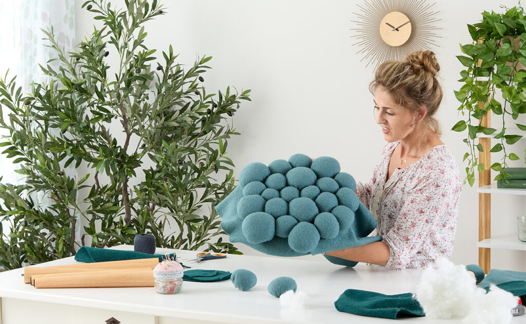 Hocker_mit_Bubble-Bezug_selber_machen